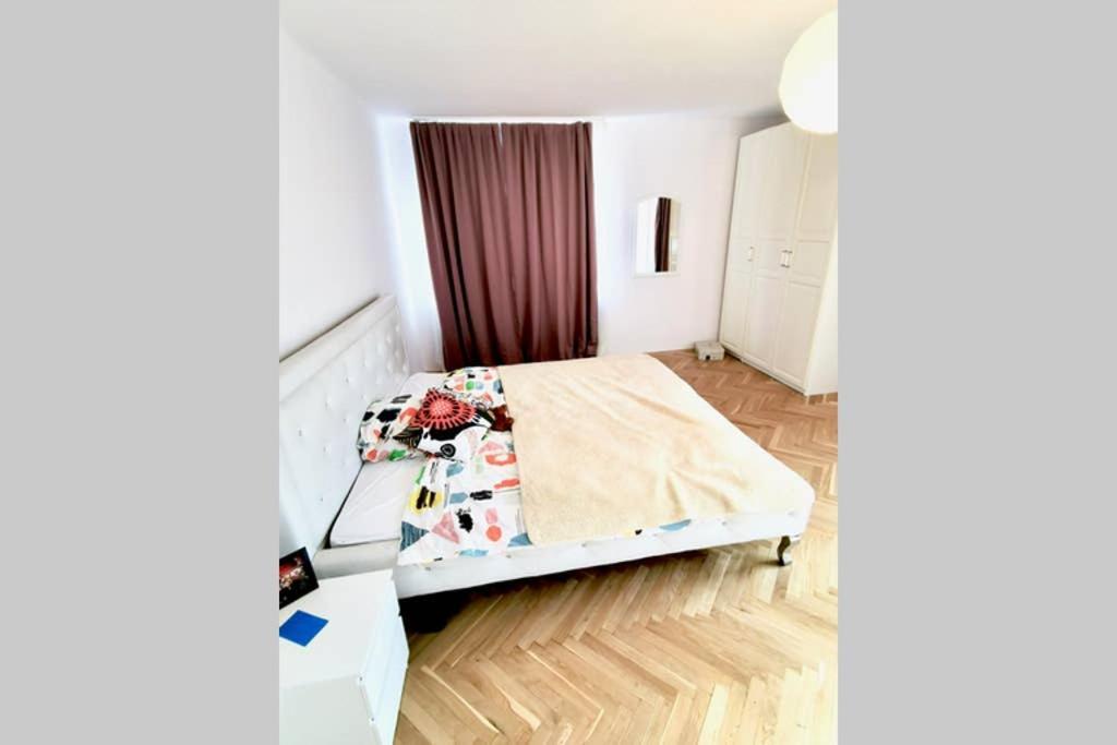 Sunshine Parkside Hideaway - 3 Bedroom - By Upstairs Krakov Exteriér fotografie