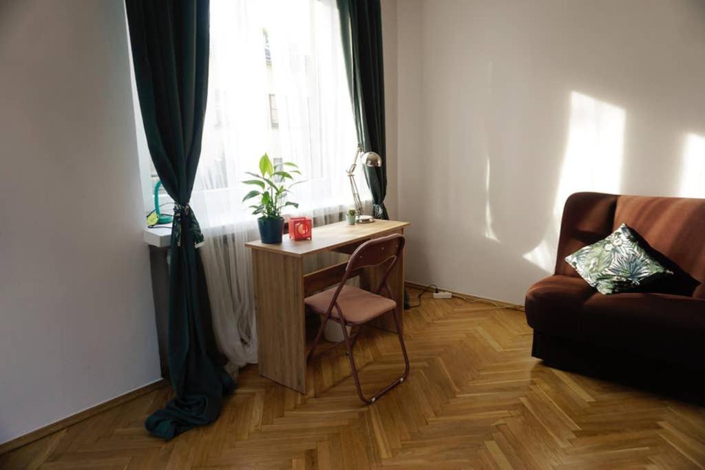 Sunshine Parkside Hideaway - 3 Bedroom - By Upstairs Krakov Exteriér fotografie